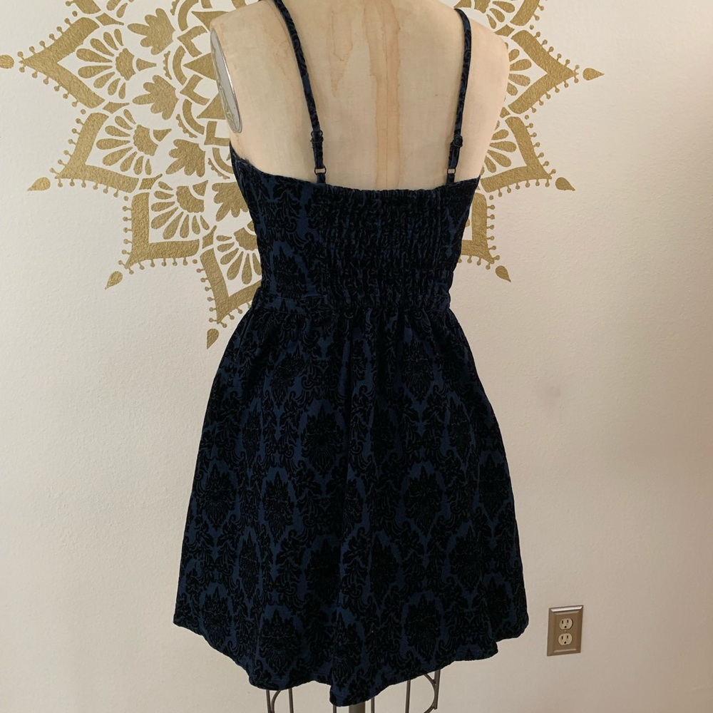 Perfect little denim damask mini dress. - Picture 7 of 10